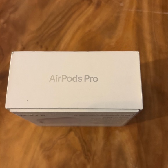 Wireless AirPods Pro 2nd gen with Case White with design - Picture 4 of 16